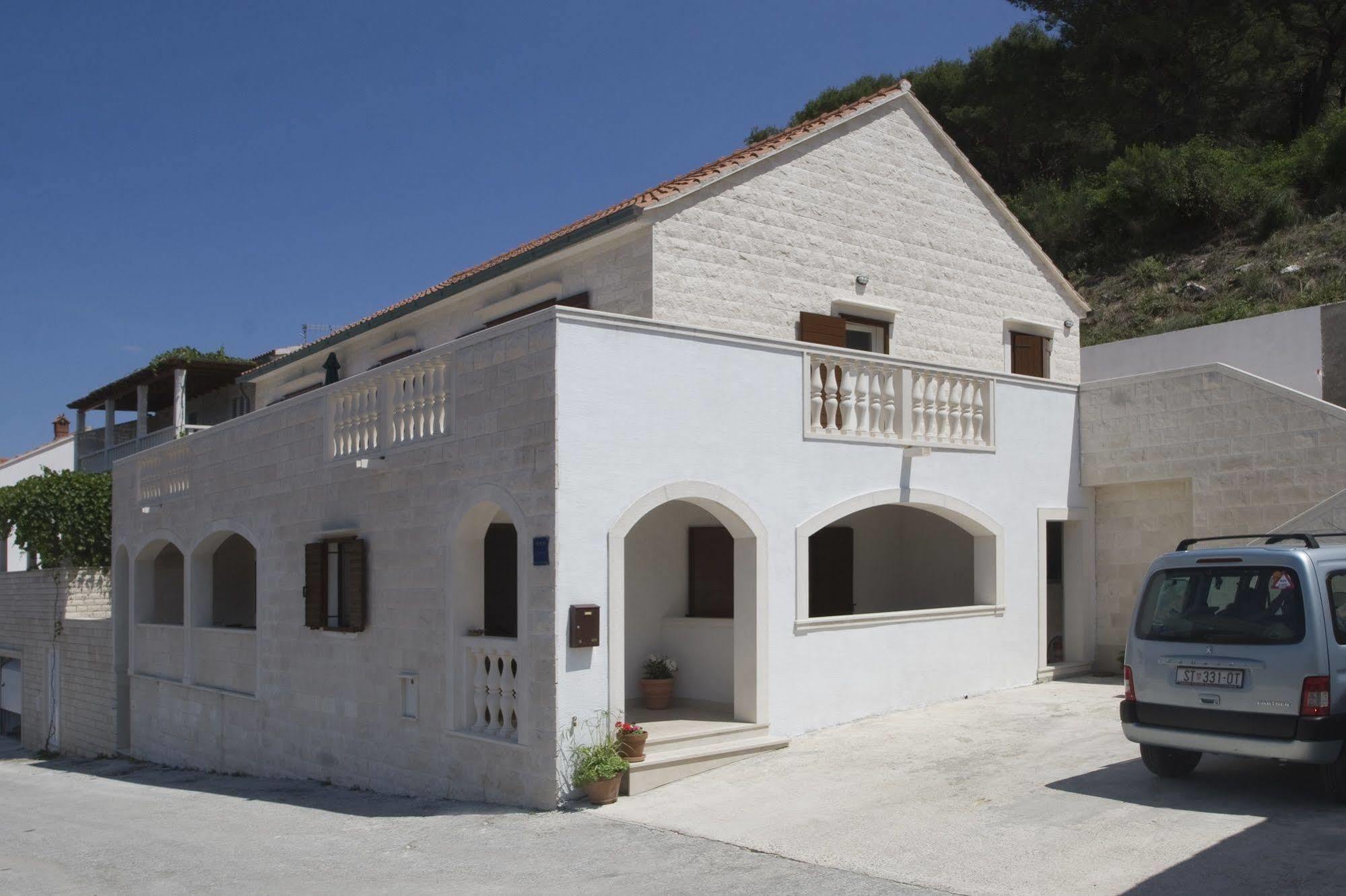 Apartments Pucisca Dış mekan fotoğraf