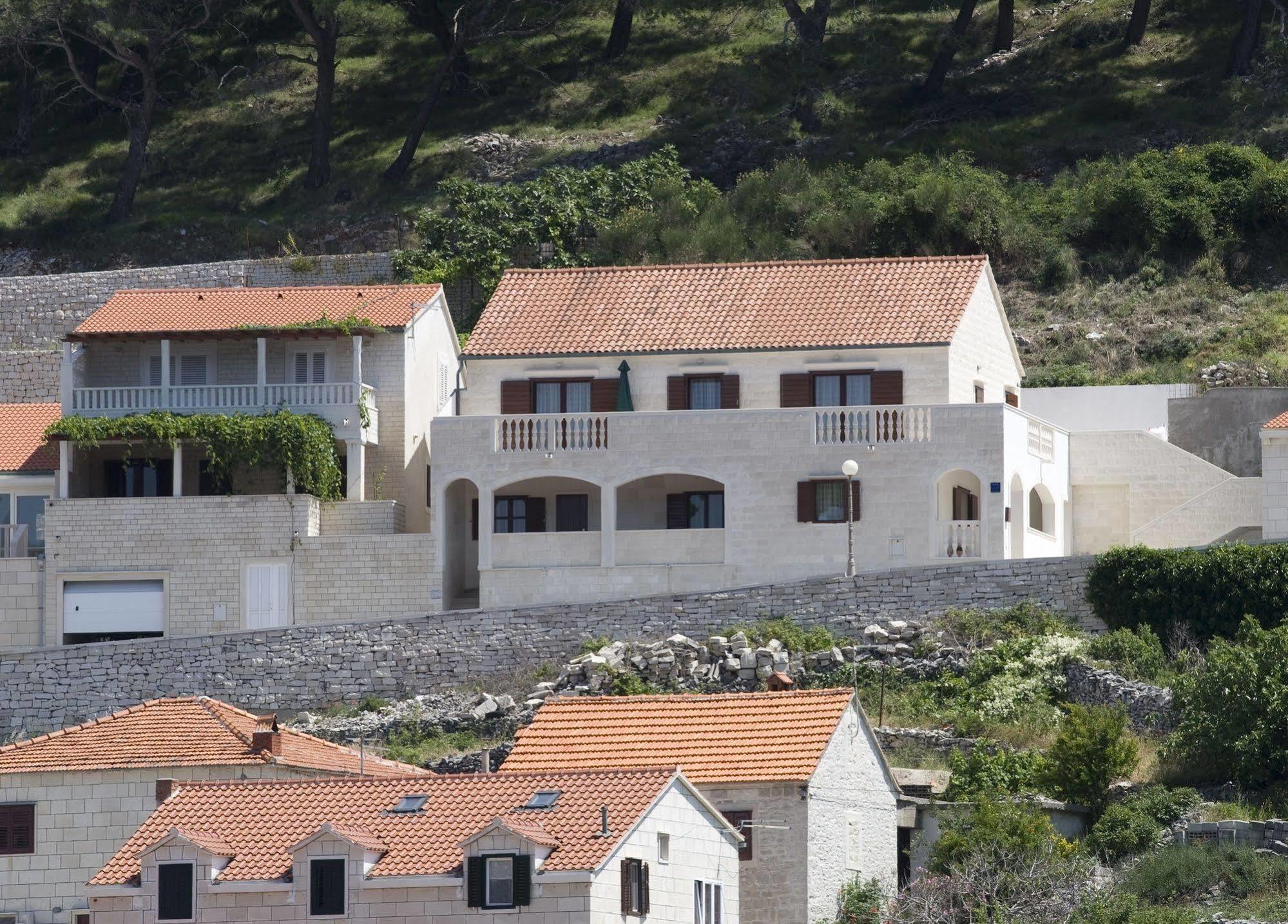 Apartments Pucisca Dış mekan fotoğraf